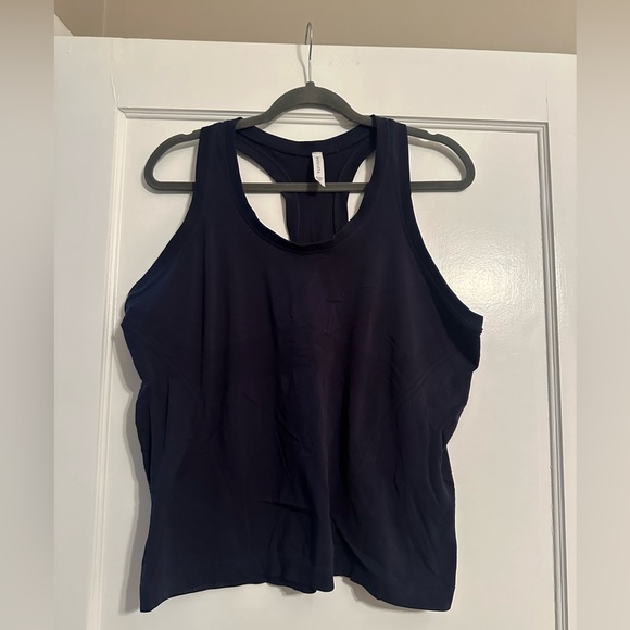PRANAYAMA RESTORE WRAP and MOMENTUM SEAMLESS TANK set - Picture 9 of 11
